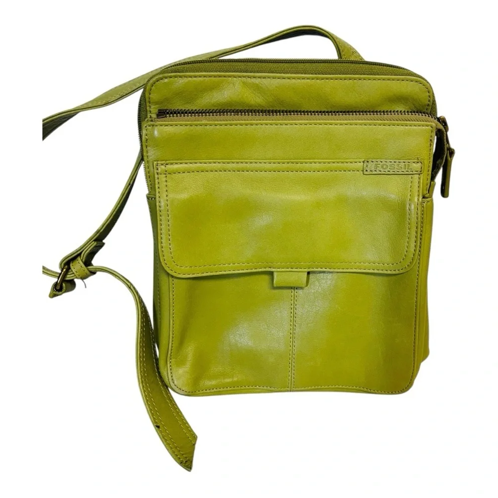 Fossil Men’s or Women’s Green Leather crossbody
Bag - Picture 1 of 10